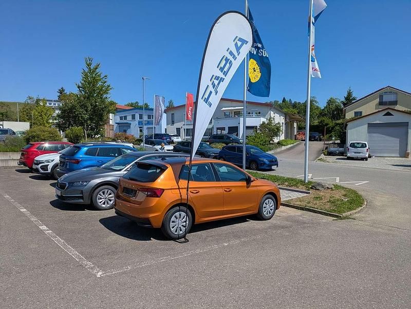 Raceblau metallic Gebraucht 2019 Skoda Kamiq Style SUV | 17.500 € (Fairer Preis) - Bild 1/1