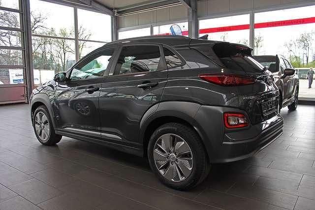 Gebraucht Hyundai Kona Advantage 100 kW (136 PS) 2021 Grau metallic SUV