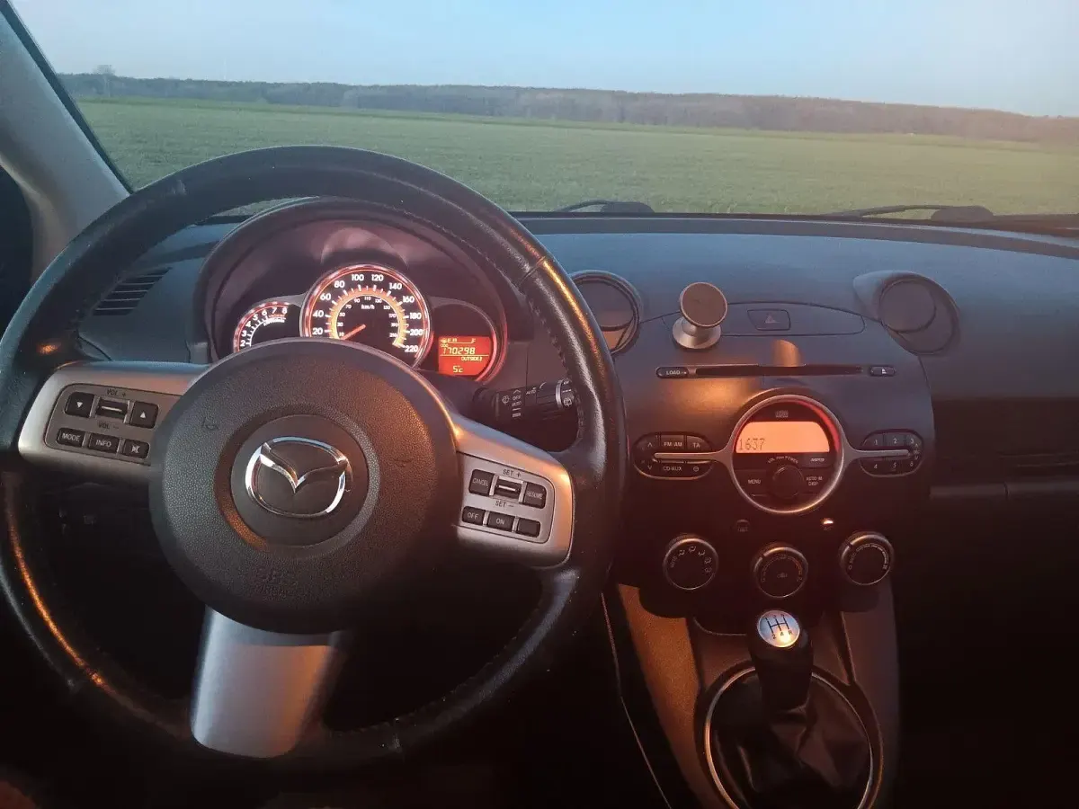 Usata Mazda 2 103 CV (75 kW) 2009 Blu Utilitaria