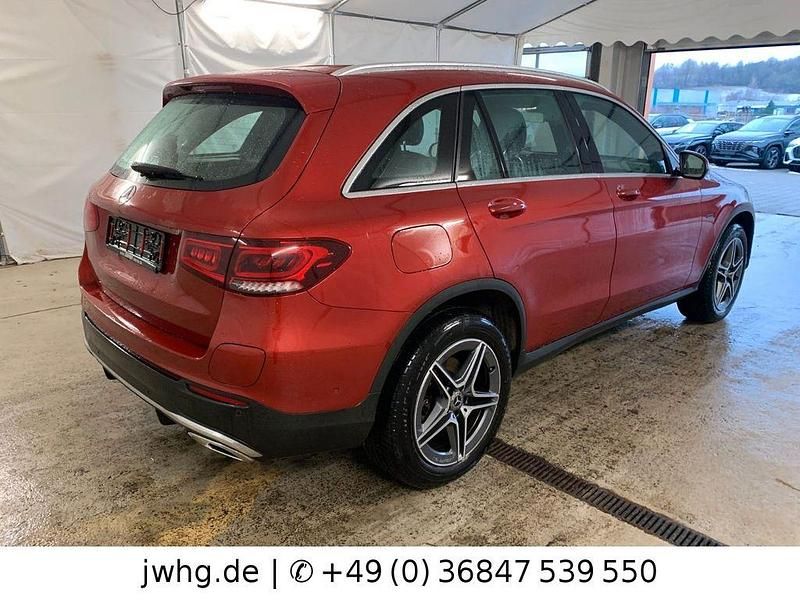 Gebraucht Mercedes GLC300e AMG line 194 PS (142 kW) 2020 Rot SUV