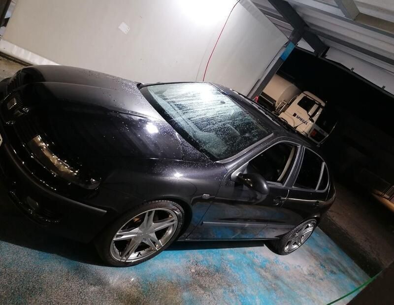 Schwarz Gebraucht 2003 Seat Leon Sport Limousine | 600 € (Superpreis) - Bild 1/3