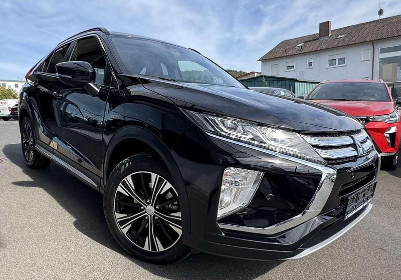 Pantherschwarz Gebraucht 2018 Mitsubishi Eclipse Cross Intro Edition SUV | 18.490 € (Fairer Preis) - Bild 1/4