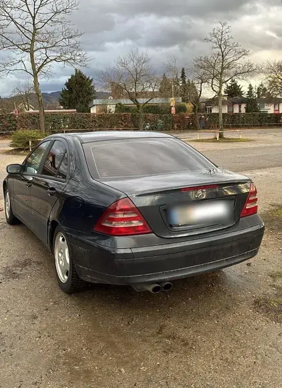 Gebraucht Mercedes C200 Classic 122 PS (89 kW) 2001 Beige Limousine