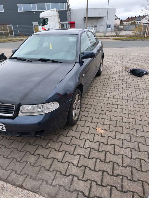 Gebraucht Audi A4 116 PS (85 kW) 1998 Blau Limousine
