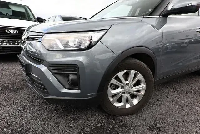 Usata SsangYong Tivoli 163 CV (119 kW) 2019 Grigio SUV