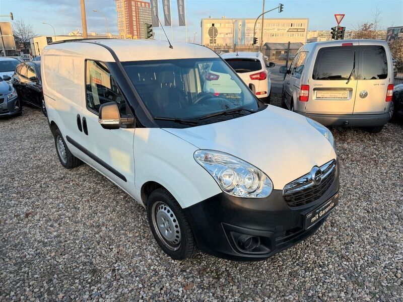Weiß Gebraucht 2016 Opel Combo Van / Kleinbus | 6.500 € (Superpreis) - Bild 1/4