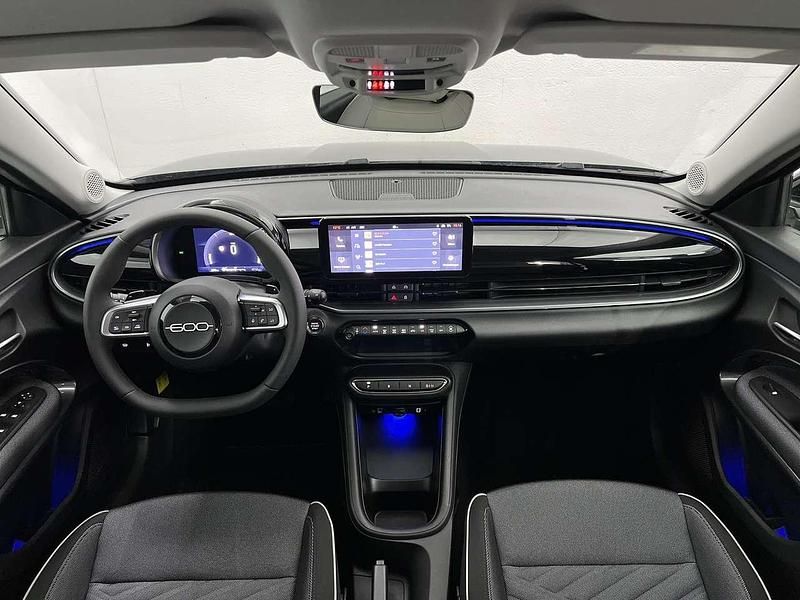 Gebraucht Fiat 600 101 PS (74 kW) 2025 Solid black SUV