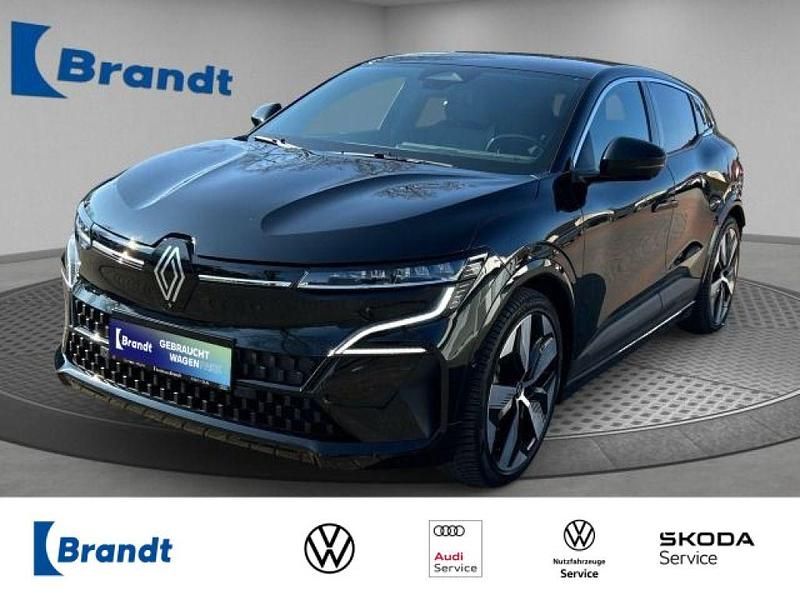 Schwarz (metallic) Gebraucht 2022 Renault Mégane IV Techno Limousine | 23.990 € (Guter Preis) - Bild 1/3