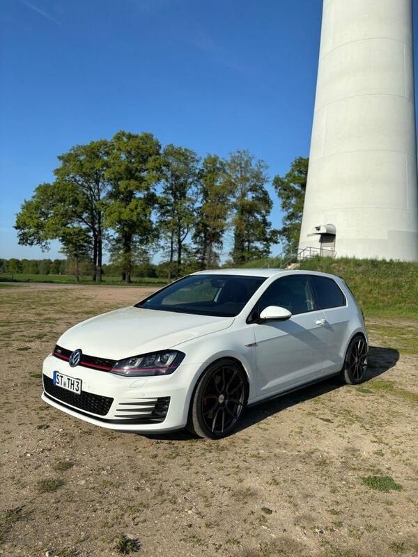 Weiß Gebraucht 2014 VW Golf VII GTI Limousine | 16.000 € (Fairer Preis) - Bild 1/4