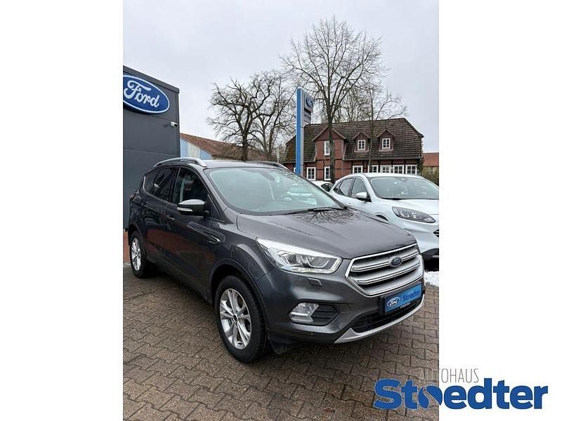 Gebraucht Ford Kuga Titanium 150 PS (110 kW) 2017 Grau SUV