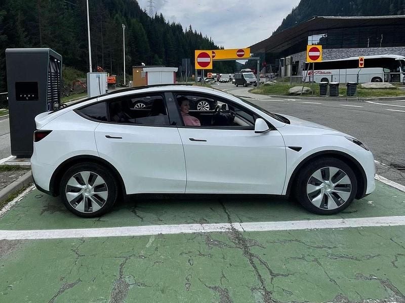 Gebraucht Tesla Model Y 378 kW (514 PS) 2022 Weiß SUV
