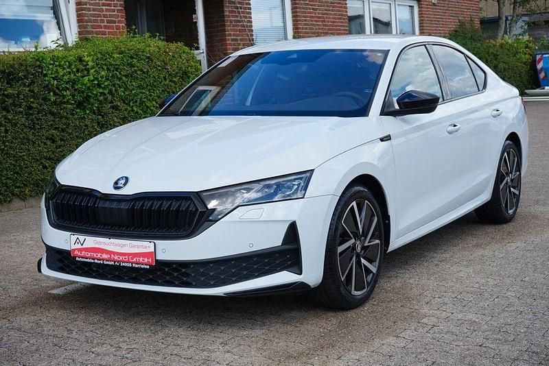 Gebraucht Skoda Octavia SportLine 150 PS (110 kW) 2024 Weiß Kombi