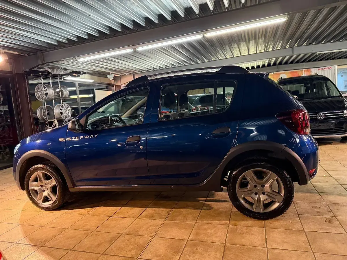 Gebraucht Dacia Sandero Prestige 90 PS (66 kW) 2019 Blau SUV