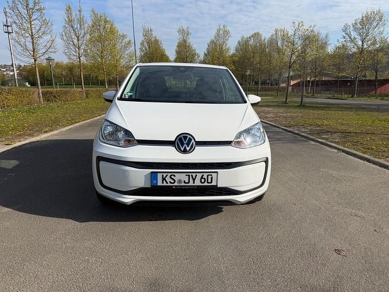 Second-hand VW up! 60 CP (44 kW) 2020 Alb Hatchback
