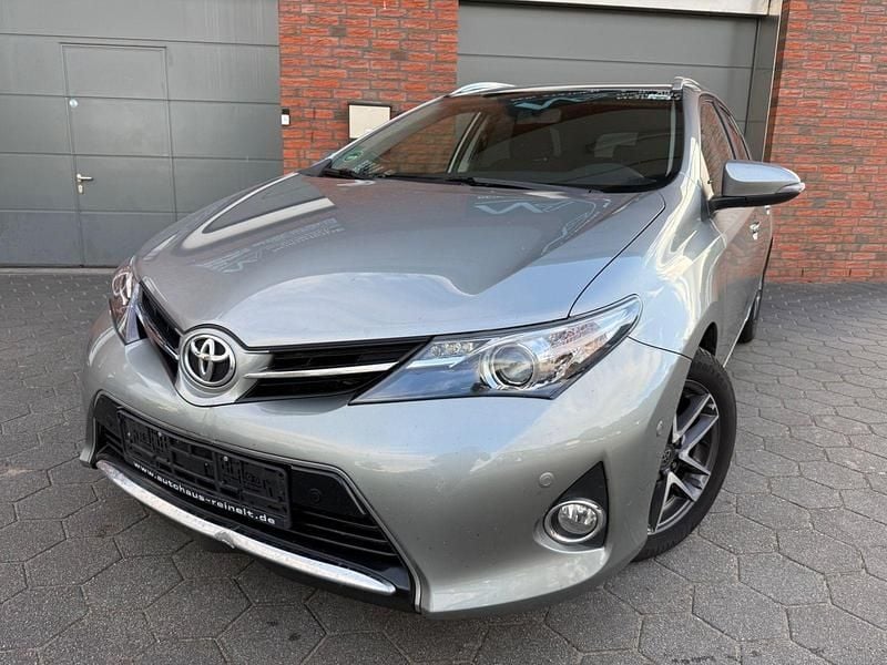 Grau Gebraucht 2015 Toyota Auris Sport Kombi | 10.950 € (Superpreis) - Bild 1/4