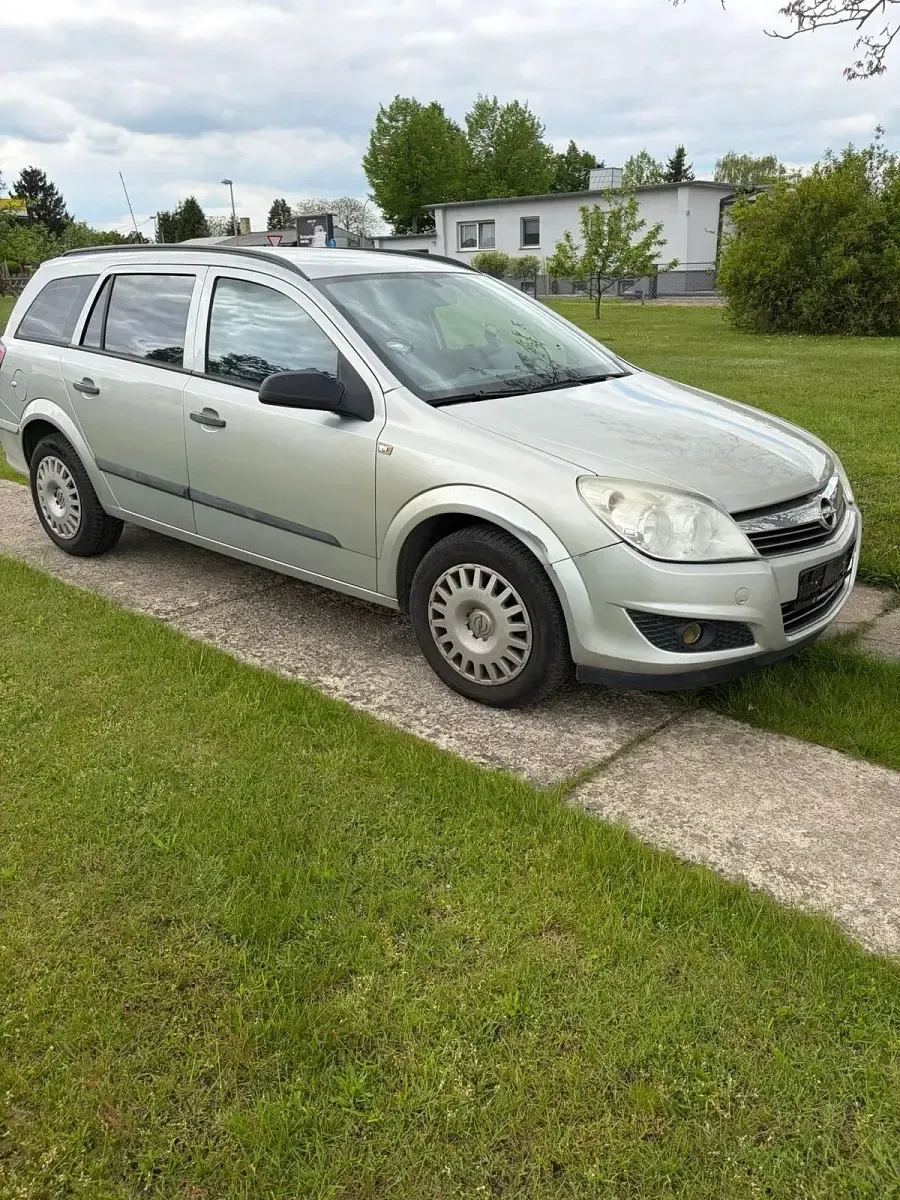 Gebraucht Opel Astra 115 PS (84 kW) 2009 Silber Kombi