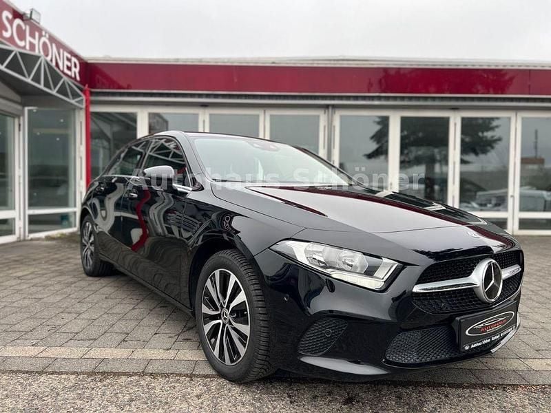 Gebraucht Mercedes A250 160 PS (117 kW) 2021 Schwarz Limousine