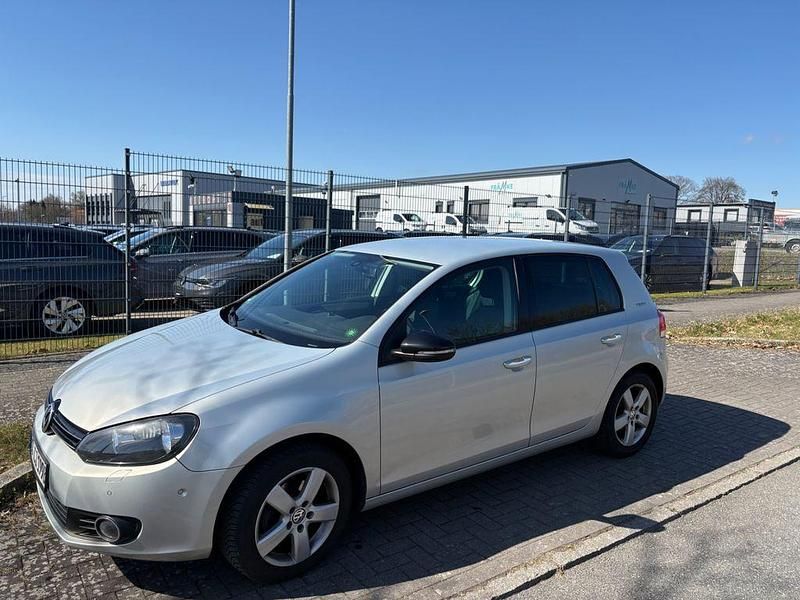 Gebraucht VW Golf VI Team 105 PS (77 kW) 2010 Grau Kleinwagen