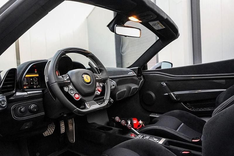 Gebraucht Ferrari 458 605 PS (444 kW) 2015 Schwarz Cabrio