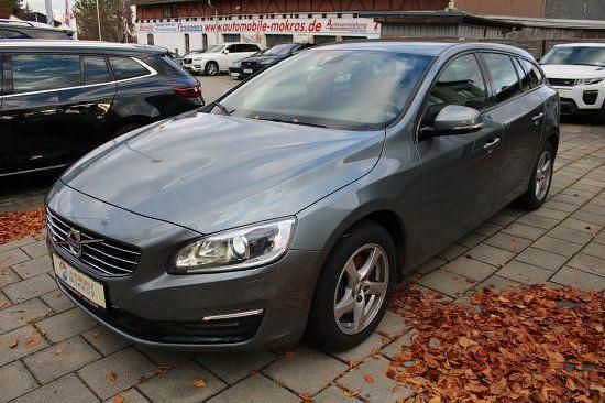 Grau Gebraucht 2017 Volvo V60 Linje Svart Kombi | 12.950 € (Fairer Preis) - Bild 1/4