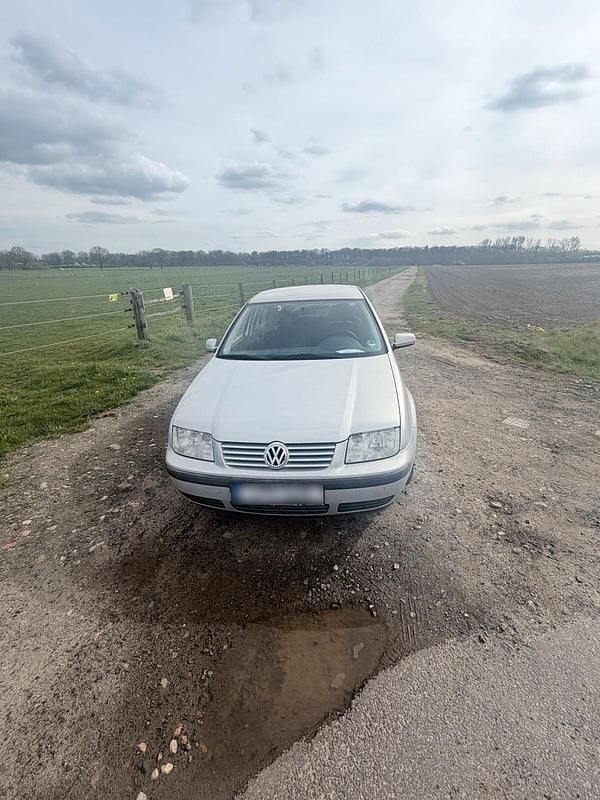 Gebraucht VW Bora 101 PS (74 kW) 1999 Schwarz Limousine
