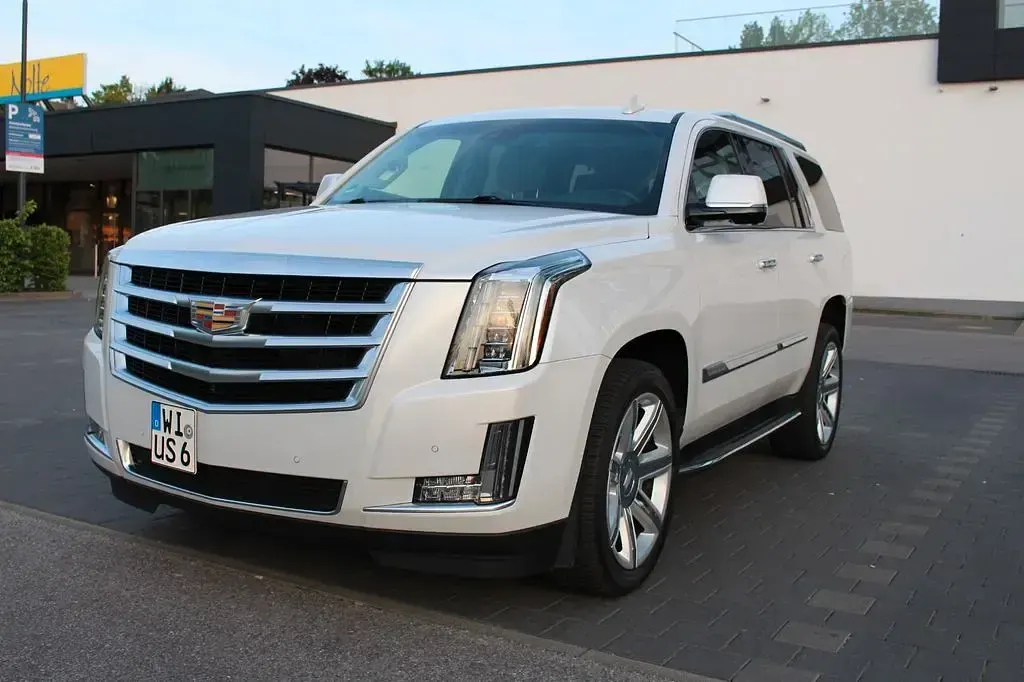 Gebraucht Cadillac Escalade 426 PS (313 kW) 2016 Weiß SUV