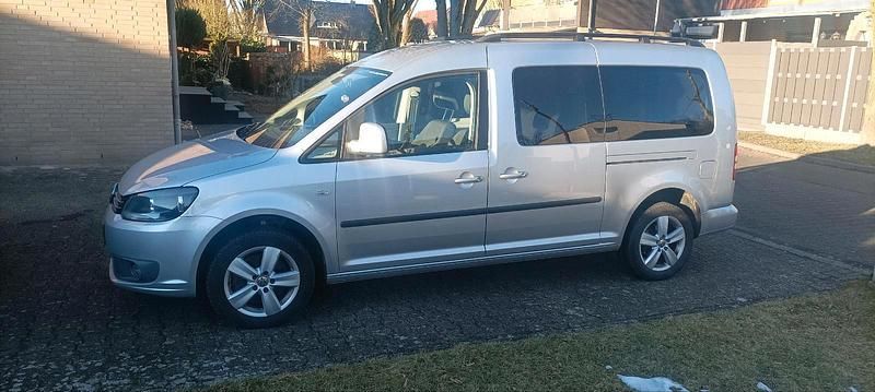 Silber Gebraucht 2013 VW Caddy Maxi Van / Kleinbus | 10.000 € - Bild 1/4