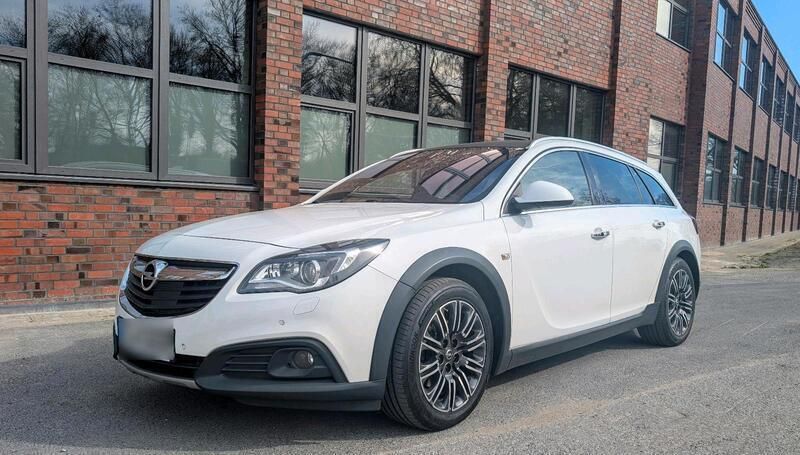 Weiß Gebraucht 2017 Opel Insignia OPC Kombi | 9.850 € (Superpreis) - Bild 1/4