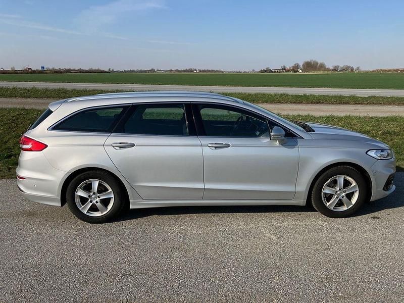 Gebraucht Ford Mondeo Trend 150 PS (110 kW) 2019 Silber Limousine