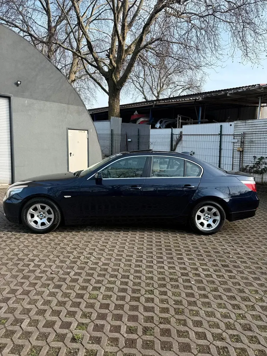 Gebraucht BMW 520 170 PS (125 kW) 2003 Blau Limousine