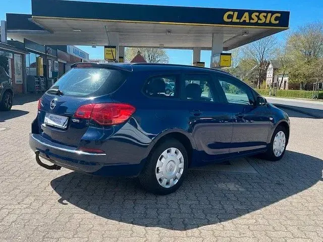 Gebraucht Opel Astra Edition 110 PS (80 kW) 2013 Blau Kombi