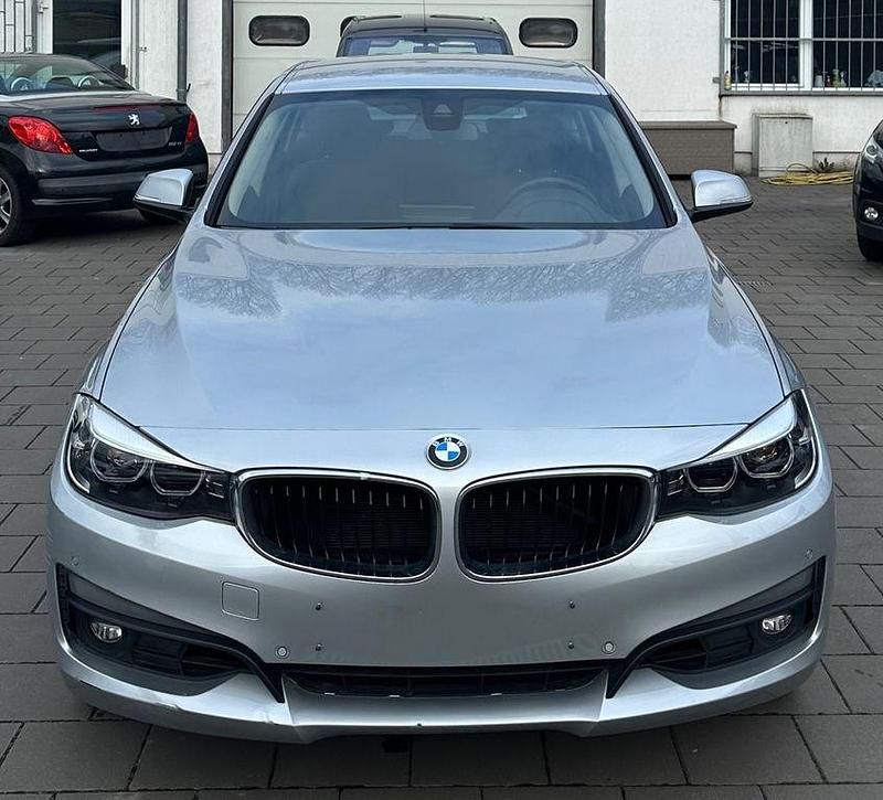 Gebraucht BMW 330 Gran Turismo Advantage 252 PS (185 kW) 2017 Silber Limousine