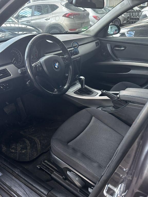 Gebraucht BMW 320 177 PS (130 kW) 2006 Grau Kombi