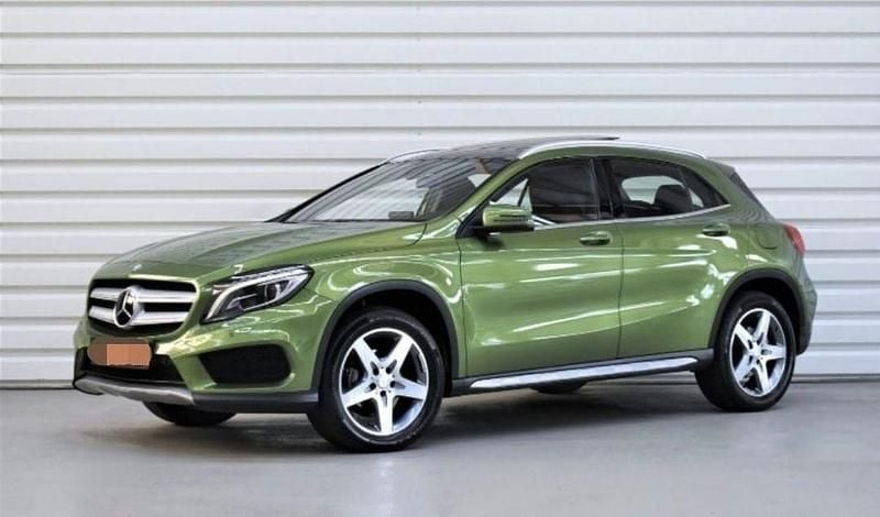 Grün Gebraucht 2017 Mercedes GLA180 AMG SUV | 22.900 € (Fairer Preis) - Bild 1/4