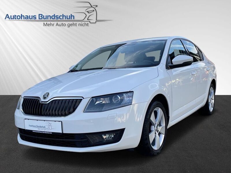 Weiß Gebraucht 2013 Skoda Octavia Elegance Limousine | 14.990 € - Bild 1/4