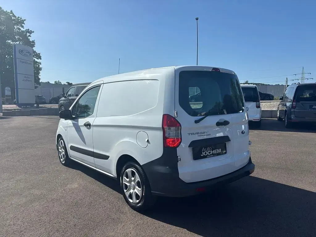 Gebraucht Ford Transit 101 PS (74 kW) 2022 Weiß Van / Kleinbus