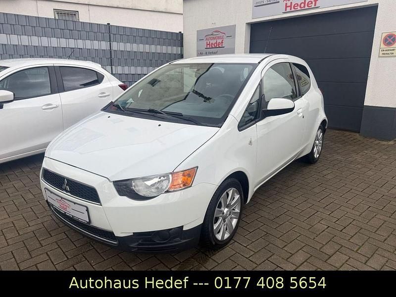 Gebraucht Mitsubishi Colt 75 PS (55 kW) 2011 Weiß Kleinwagen