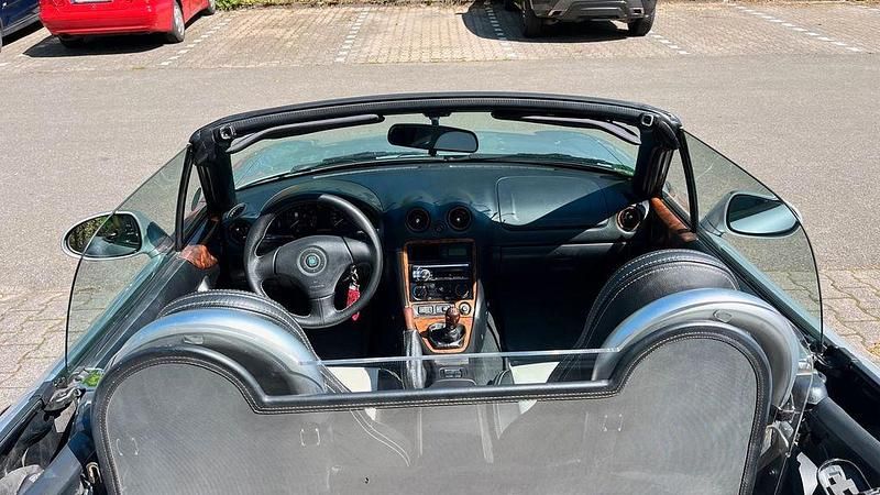 Second-hand Mazda MX5 110 CP (80 kW) 1998 Argintiu Cabrio