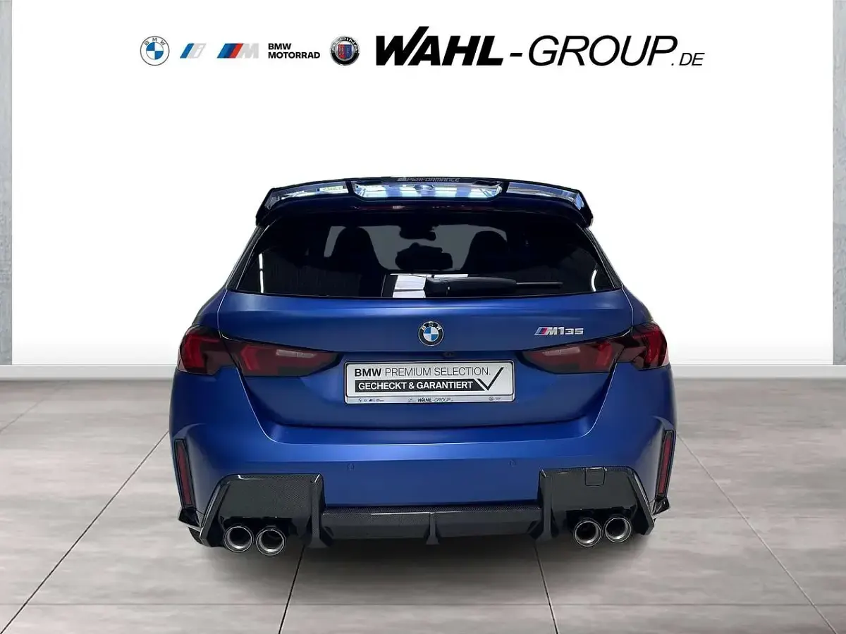 Gebraucht BMW M135 M Sport 300 PS (220 kW) 2024 Blau Kleinwagen