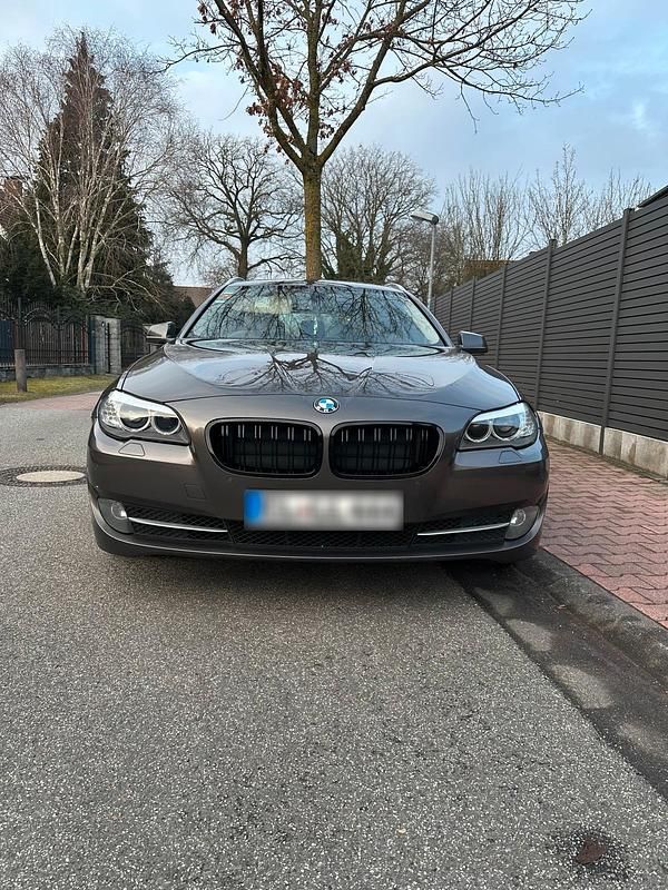 Gebraucht BMW 520 184 PS (135 kW) 2013 Braun Kombi