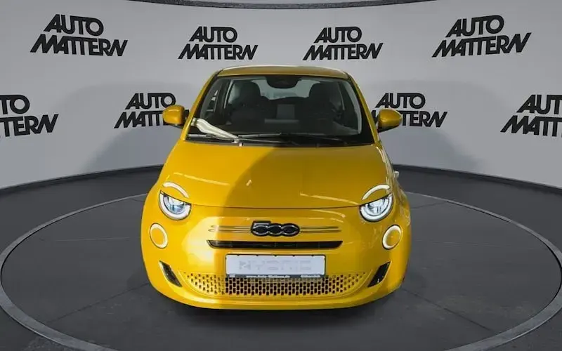 Neu Fiat 500 65 PS (47 kW) 2026 Gelb Limousine