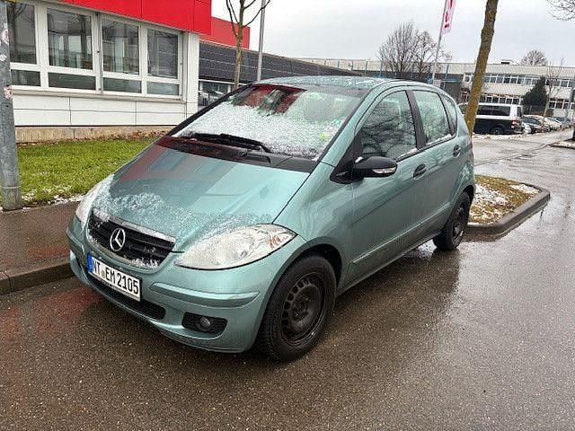 Grün Gebraucht 2005 Mercedes A180 Limousine | 1.200 € (Guter Preis) - Bild 1/4
