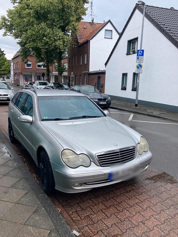Silber Gebraucht 2002 Mercedes C220 Kombi | 2.400 € (Teuer) - Bild 1/4