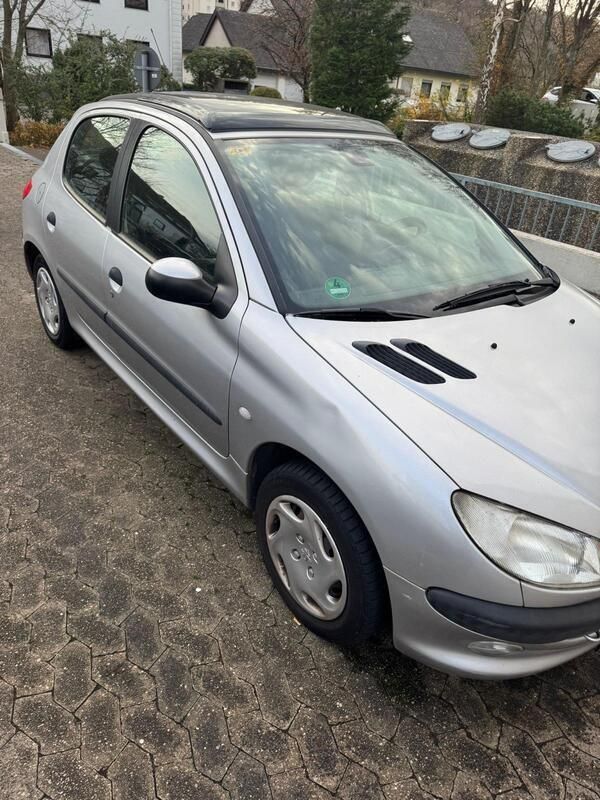 Silber Gebraucht 2000 Peugeot 206 Kleinwagen | 1.400 € (Fairer Preis) - Bild 1/4