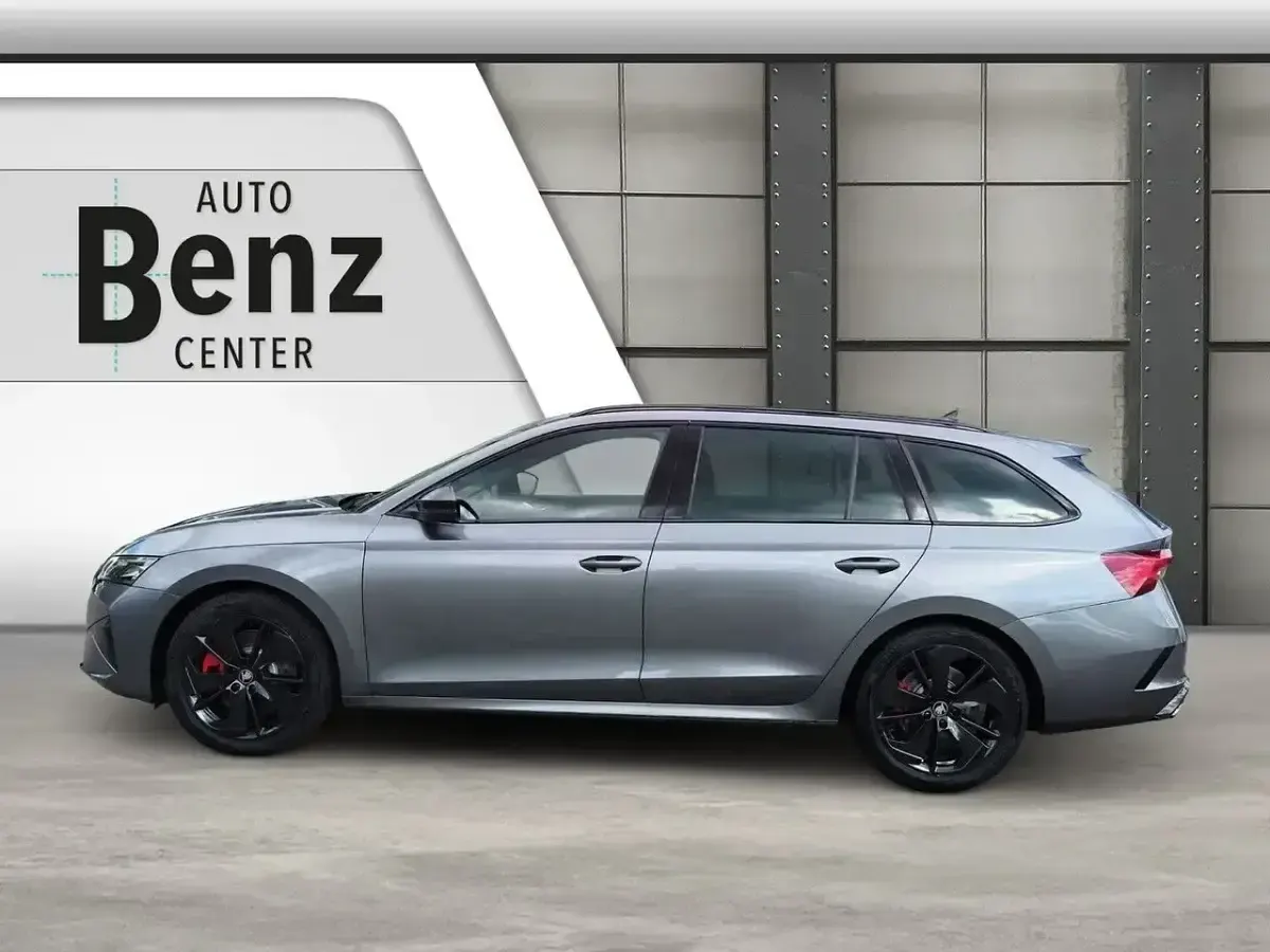 Neu Skoda Octavia RS 265 PS (194 kW) 2026 Grau Kombi