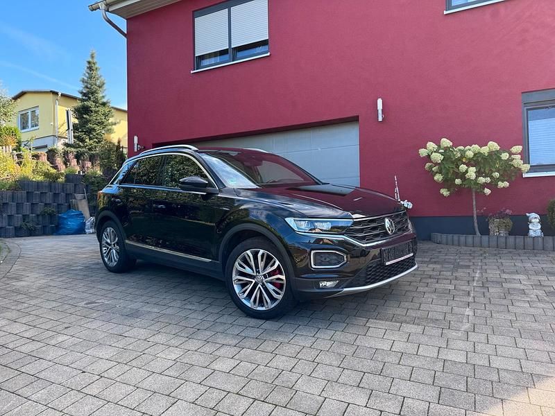 Schwarz Gebraucht 2018 VW T-Roc SUV | 22.000 € (Fairer Preis) - Bild 1/4