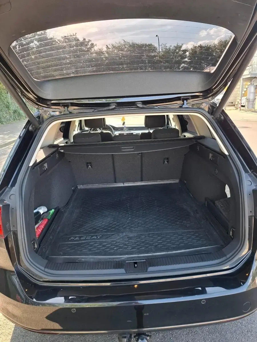 Gebraucht VW Passat 150 PS (110 kW) 2018 Schwarz Kombi