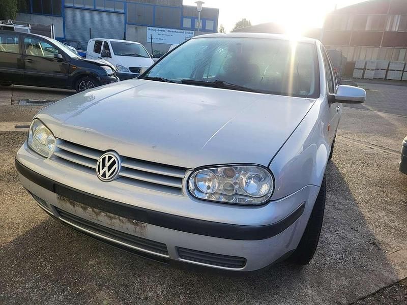 Gebraucht VW Golf IV Edition 102 PS (75 kW) 2001 Silber Limousine