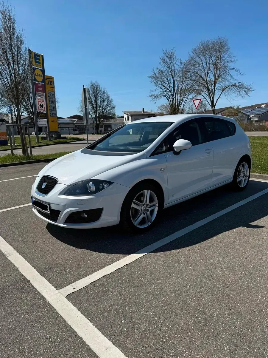 Second-hand Seat Leon 105 CP (77 kW) 2012 Alb Hatchback