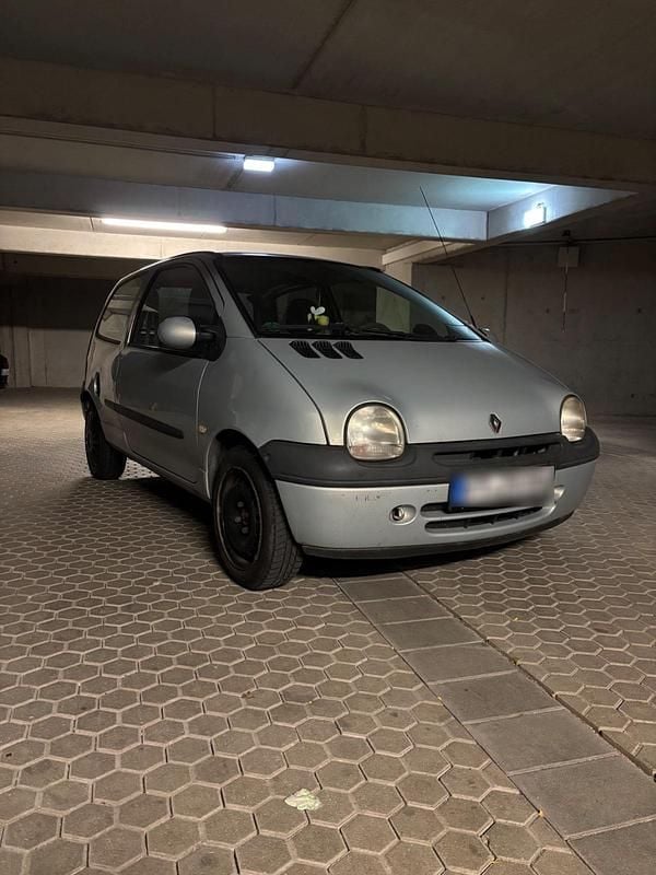 Second-hand Renault Twingo 56 CP (41 kW) 2004 Argintiu Hatchback